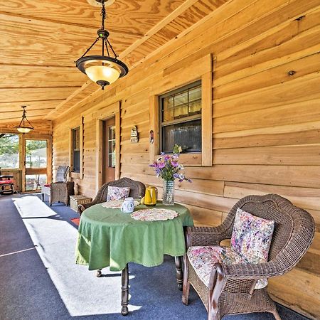 Honey House Cabin - A Quiet Countryside Retreat! Nappanee エクステリア 写真
