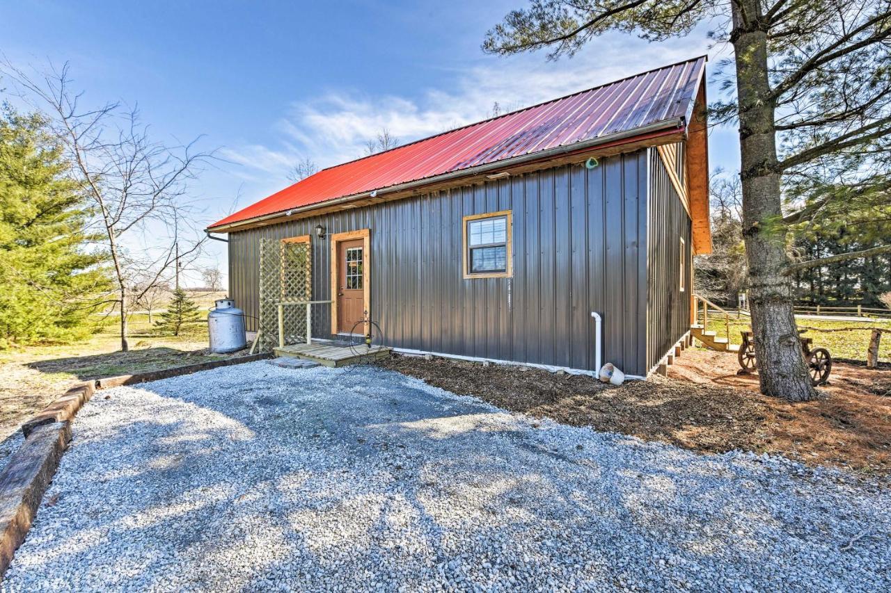 Honey House Cabin - A Quiet Countryside Retreat! Nappanee エクステリア 写真